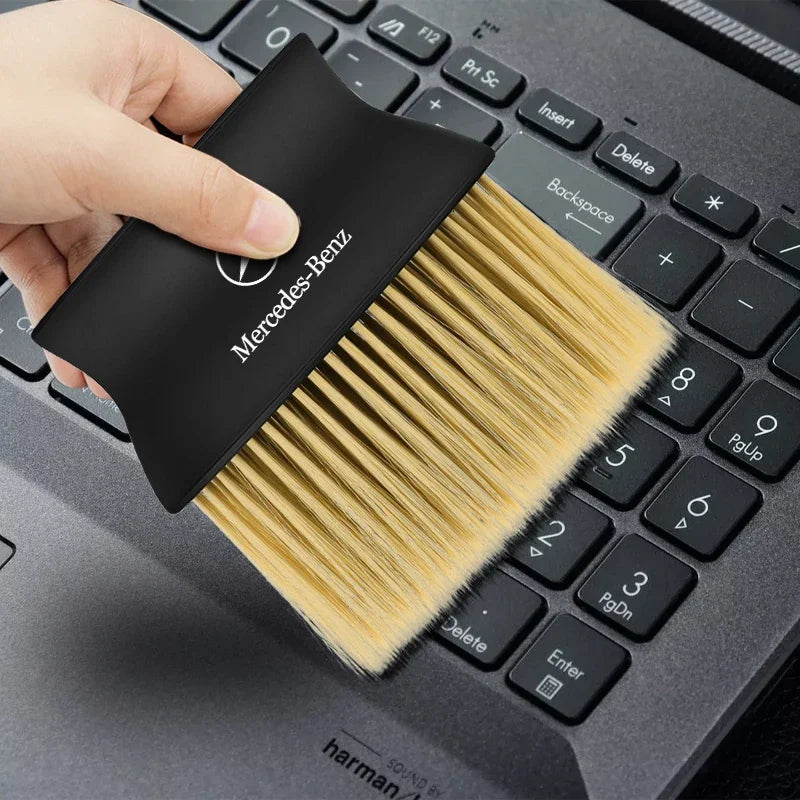 1Pcs Car Dedusting Brush Air Outlet Cleaning Brush Car Accessories Stickers For Mercedes Benz C63 W117 Cla45 W205 W212 E63 W207